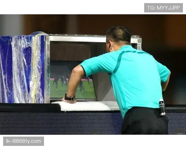 无意手球为何仍被判犯规？规则关键在“获益”而非意图