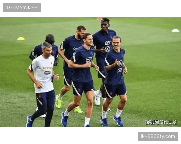 沙滩足球规则：每队5人、无越位且允许手抛球入场