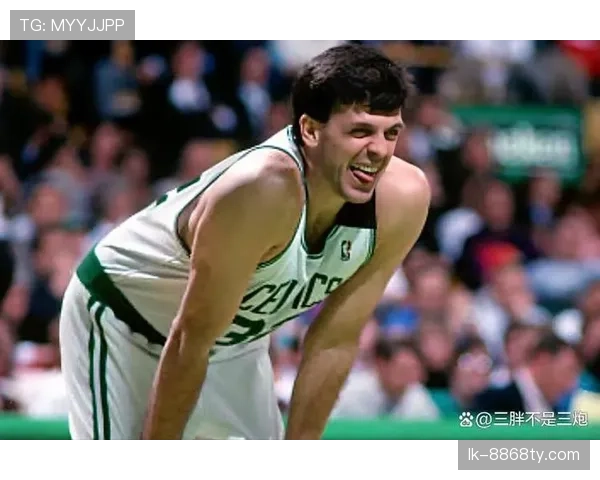 拉里·伯德关键时刻三分效率拉开比分差距显著